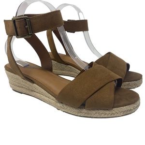 Denver Hayes Womens Criss Cross Ankle Strap Sandal - Size 9